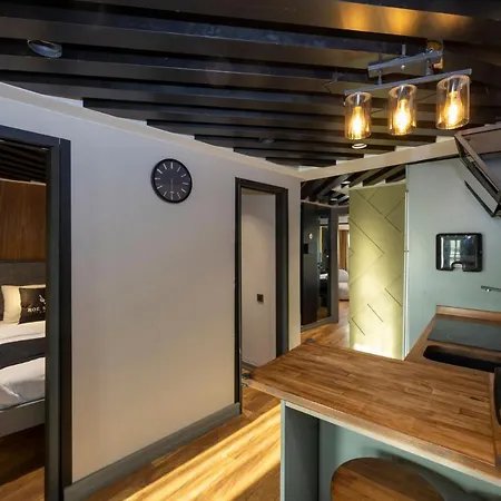 Roe - Taksim Стамбул