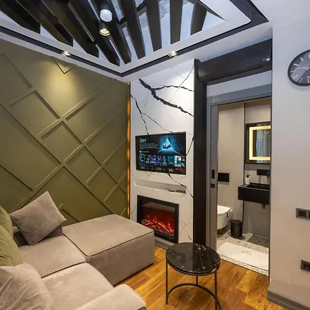 Roe - Taksim Istanbul